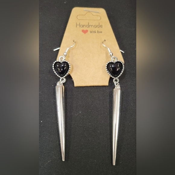 Black Heart Silver Spike Earrings Hypoallergenic Goth Gothic Punk Emo Punk Spiky - Picture 1 of 1